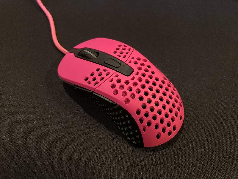 Xtrfy M4レビュー】重量を感じさせない軽さと使用感が最高のゲーミング