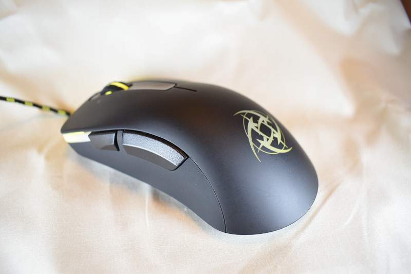 Xtrfy M1 Ray PAWN  マウスパッド多 Xtrfy M1 レビュー】シンプルイズベスト！使いやすさに特化した