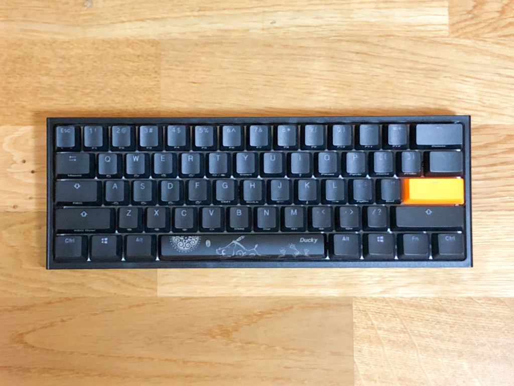 Ducky One 2 Mini レビュー】ゲームに特化した自分好みの軸を選べる60