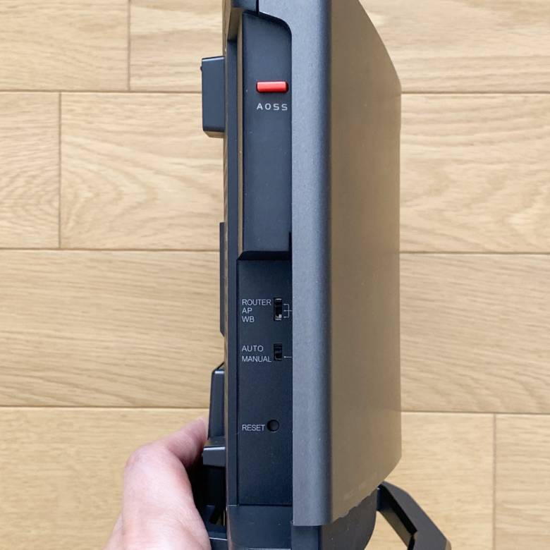 BUFFALO WXR-6000AX12Sの左側面