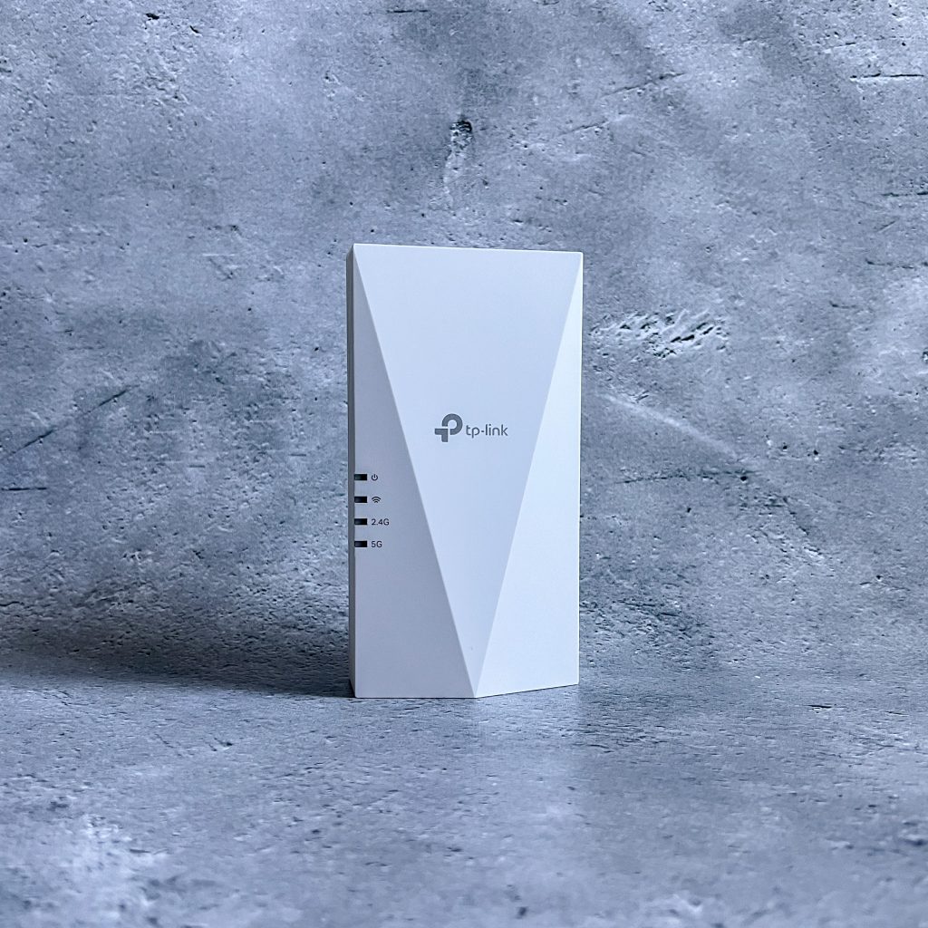 TP-Link RE700XはデュアルバンドタイプのWi-Fi6中継機