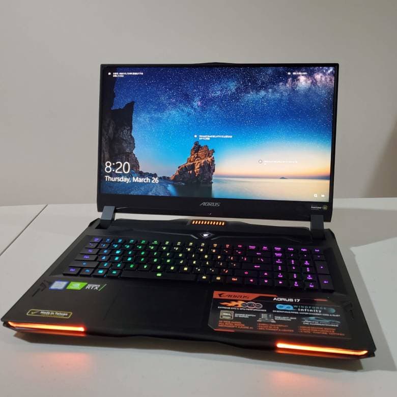 AORUS 17の外観