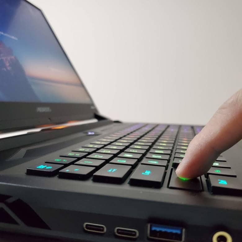AORUS 17のキーボード