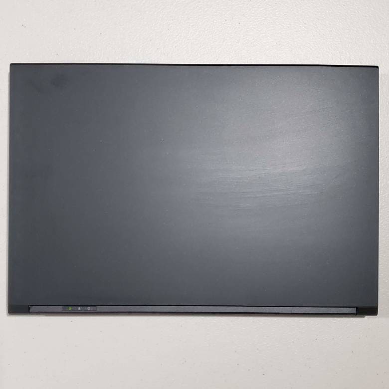 GALLERIA GCR1650GF7の本体カラーはブラック