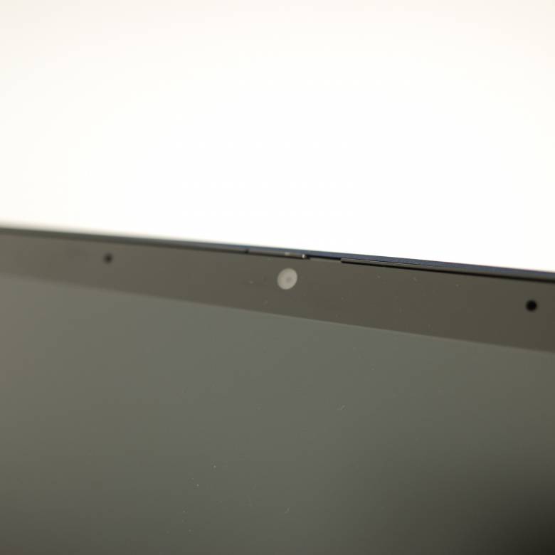 HP Elite Dragonfly G2のディスプレイ上枠に約92万画素のHD対応Webカメラ搭載