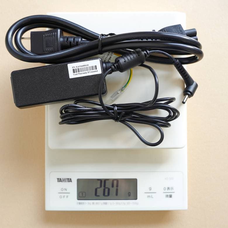 ドスパラDX-C5のアダプター重量は約267g