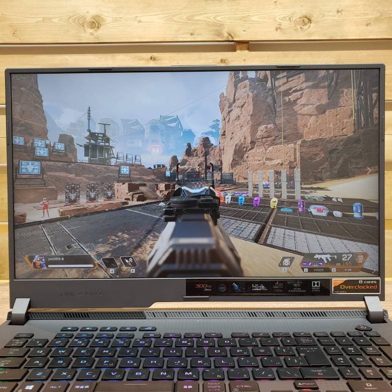 ASUS ROG Strix G17 G713QRのディスプレイは300Hz