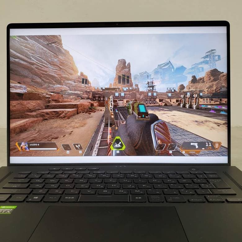 ROG Zephyrus M16のディスプレイはナローベゼル
