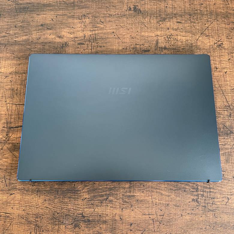 MSI Prestige 14 A11のサイズは319 x 219mm