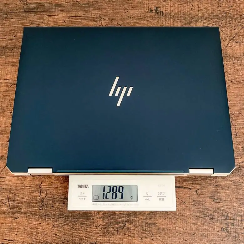 HP Spectre x360 14の重量は約1.29kg