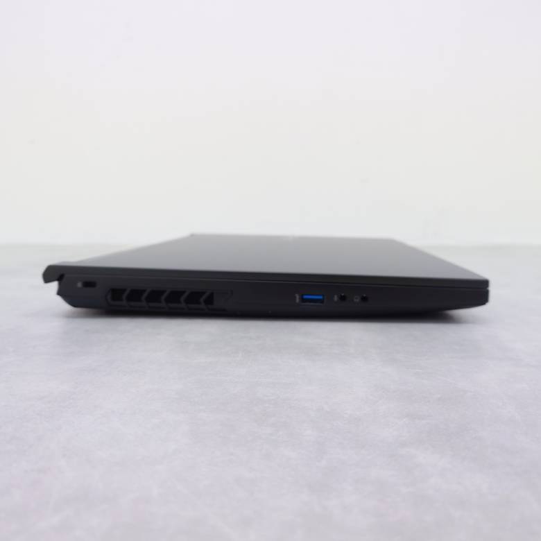 G-TUNE H5の左側面インターフェース