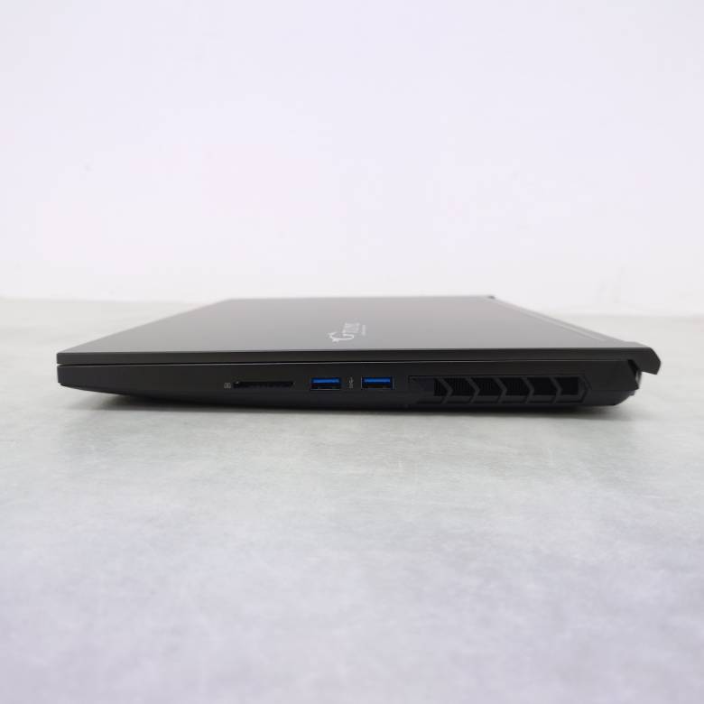 G-TUNE H5の右側面インターフェース