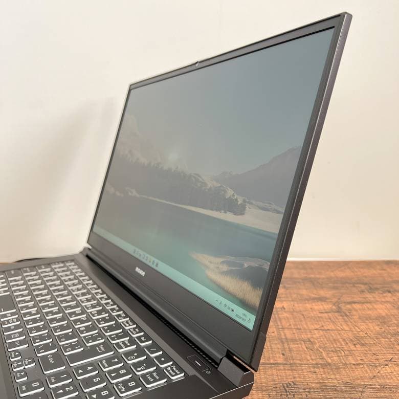 mouse K7のディスプレイはノングレア