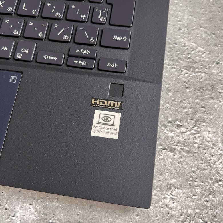 ASUS ExpertBook B9の指紋認証リーダー