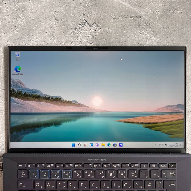 ExpertBook B9の解像度はフルHD