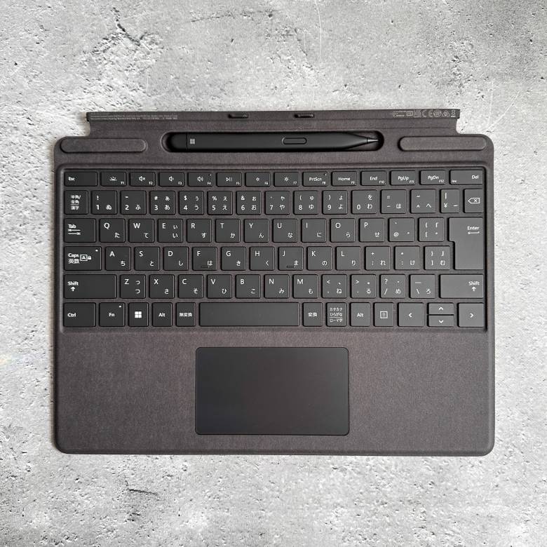 Surface Pro 9のスリムペン2付きSurface Pro Signature キーボード