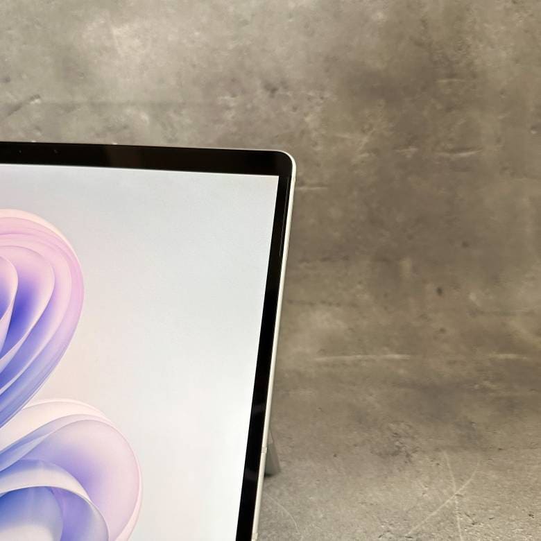 Surface Pro 9のデュアルスピーカー