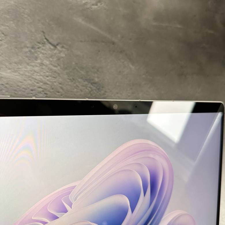 Surface Pro 9のインカメラ