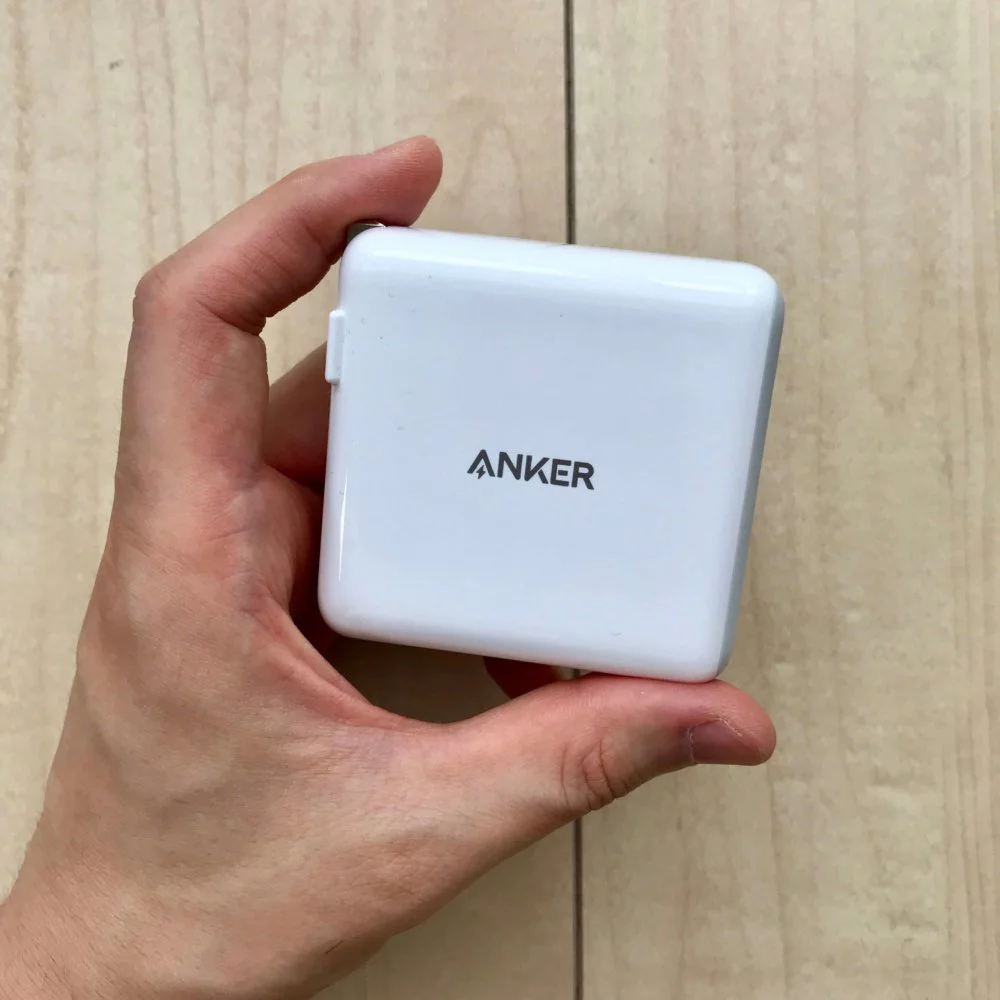 Anker PowerPort ll PDレビュー】MacBookとスマホ同時充電可の