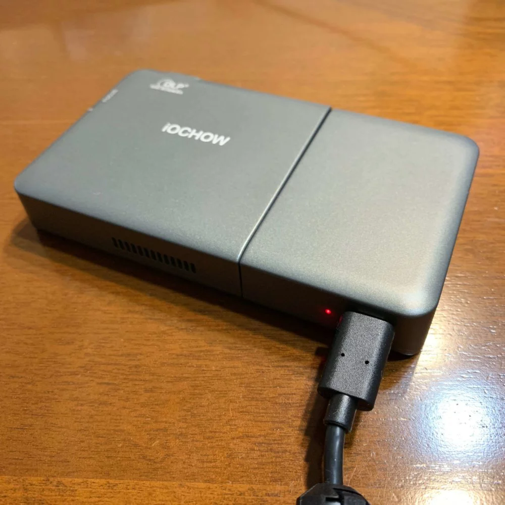 iOCHOW iO2の充電ランプ