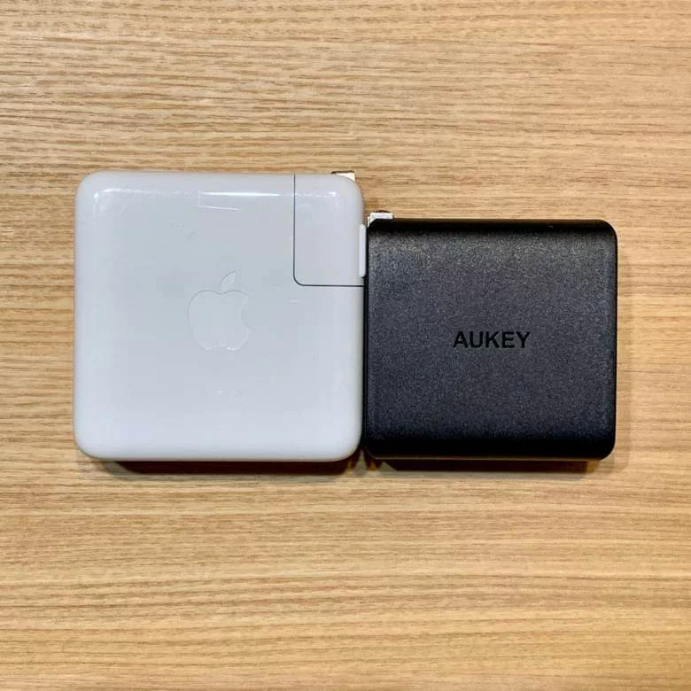 AUKEY PA-Y10レビュー】USB-CとUSB-Aを兼ね備えた軽量小型のPD対応充電器【46W】 | マクリン