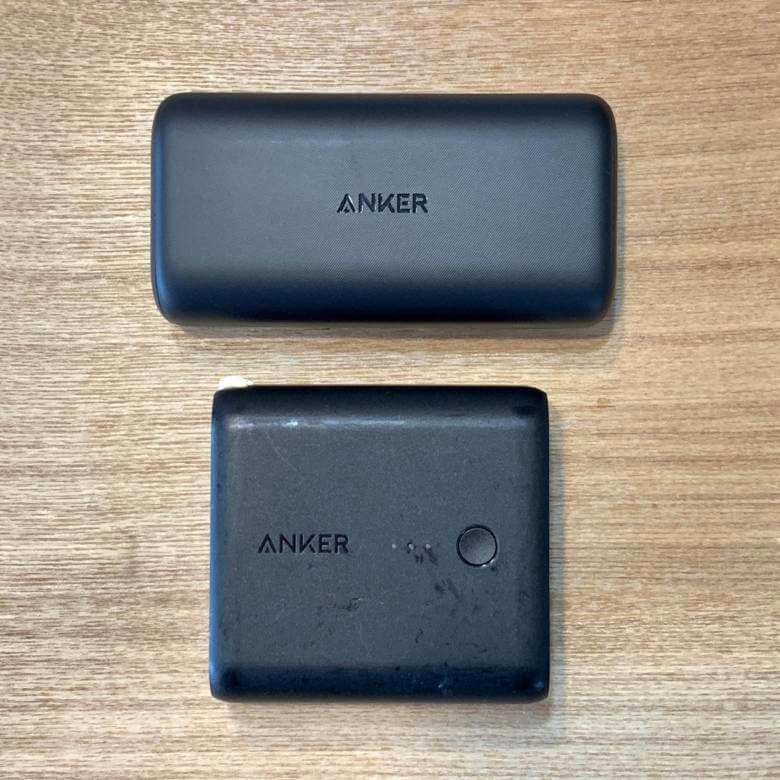 Anker PowerCore 10000 ReduxとAnker PowerCore Fusion 5000のサイズ比較