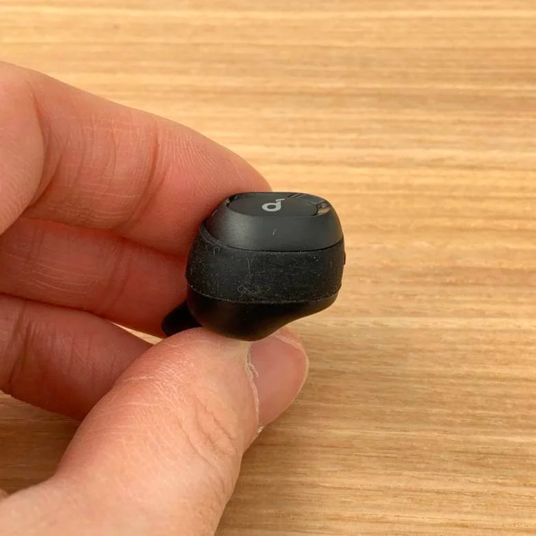 Soundcore Liberty Neoは装着時の飛び出しを抑えたデザイン
