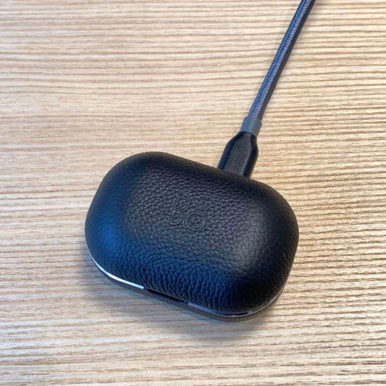 Bang&Olufsen Beoplay E8 2.0レビュー】完全ワイヤレスイヤホン Bang&Olufsen Beoplay E8 2.0レビュー】完全ワイヤレスイヤホン