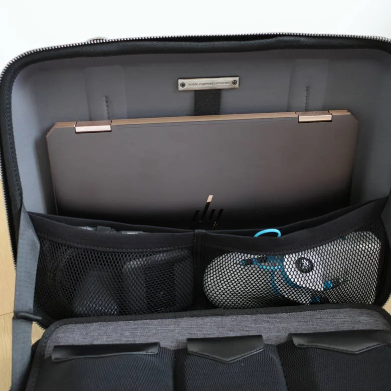 MOBICASEレビュー】これぞノマドワーカーに最適の最強ノートPC