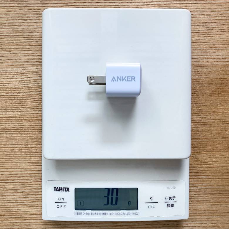 Anker PowerPort III Nano 20Wの重量は約30g