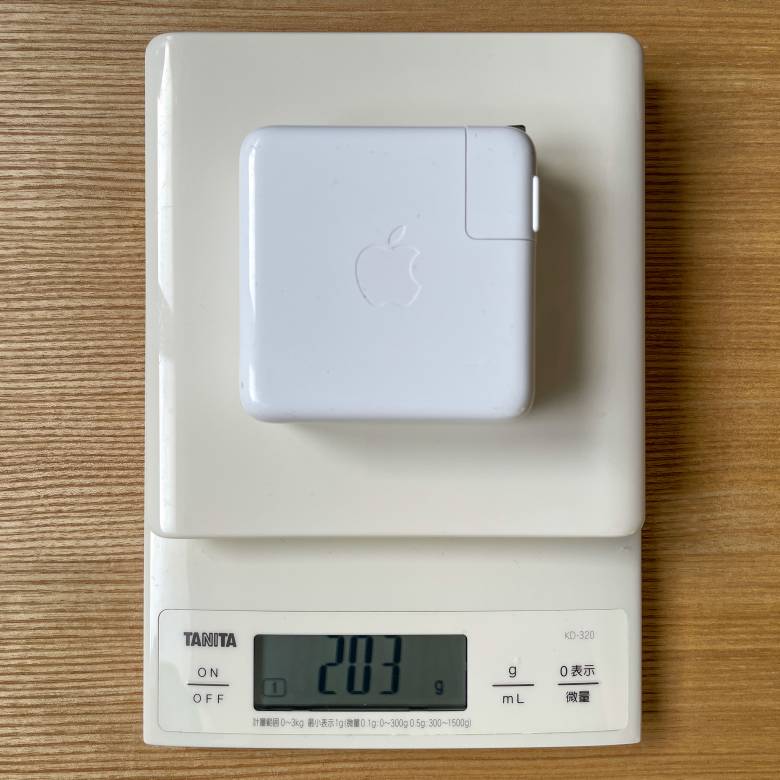 13インチMacBook Proの61W純正アダプターの重量