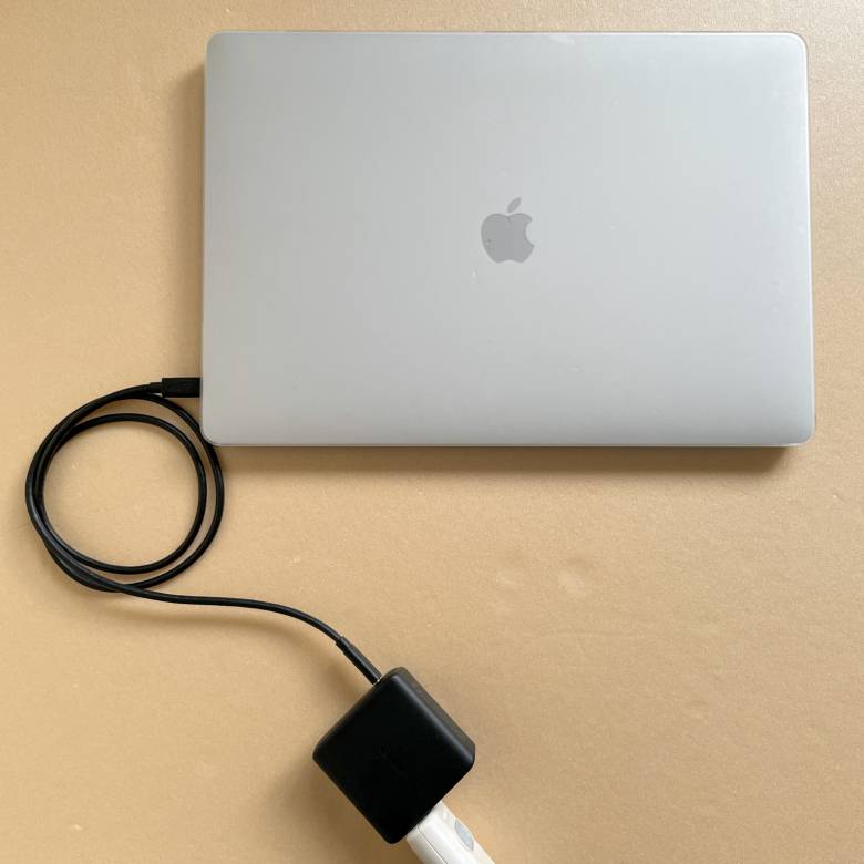 AUKEY Omnia Mix4はMacBook Pro16インチも急速充電可能