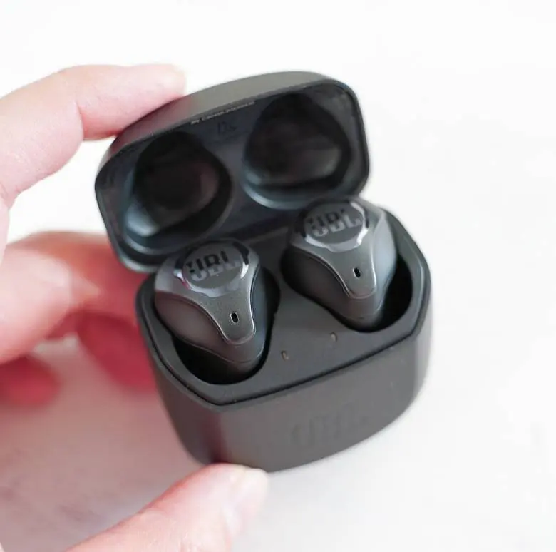 JBL CLUB PRO+ TWSレビュー】迫力サウンドに初のノイキャン搭載