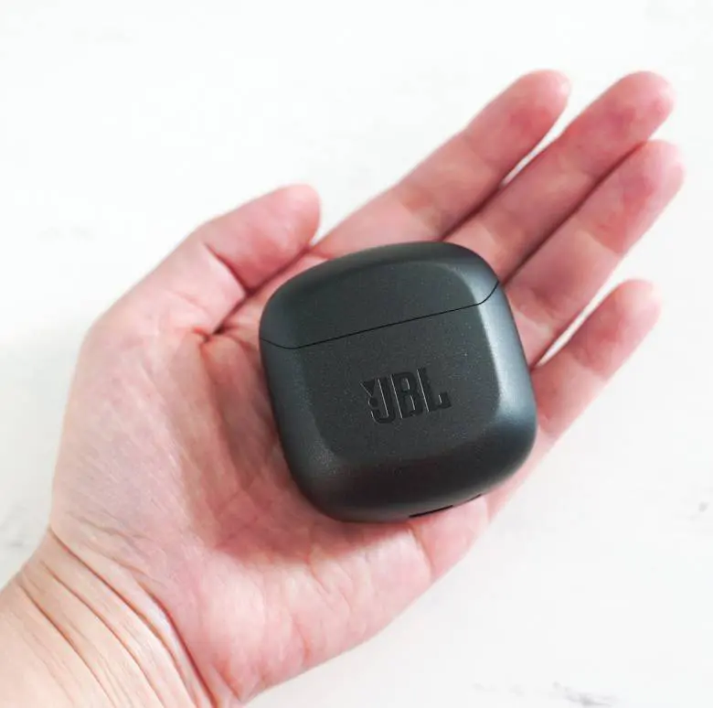 JBL CLUB PRO+ TWSレビュー】迫力サウンドに初のノイキャン搭載