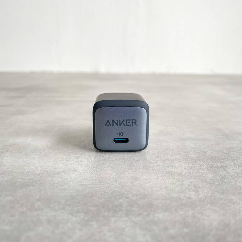 Anker Nano II 30Wは1ポートタイプの30W充電器