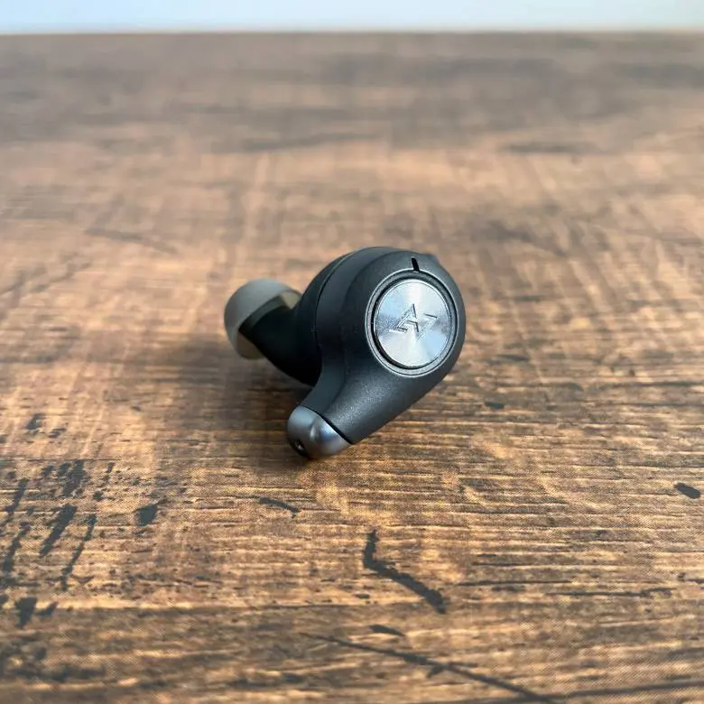 AVIOT TE-D01qレビュー】アンダー1万円で強力なノイキャンと外音
