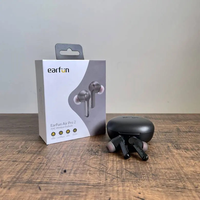 EarFun Air Pro 2レビュー】7千円台でANCとワイヤレス充電に装着
