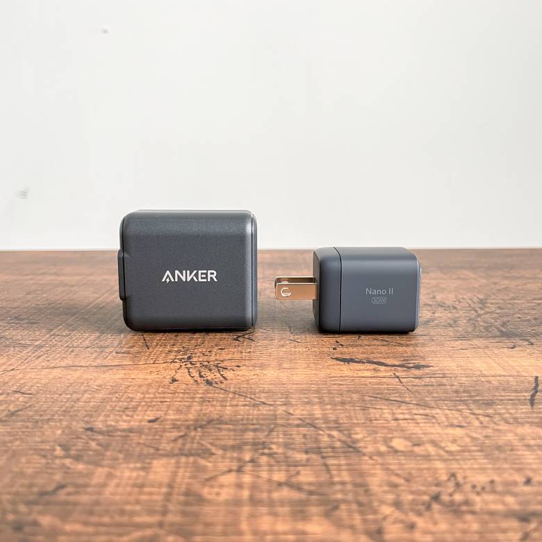 Anker PowerPort III 25WとAnker Nano II 30Wのサイズ比較