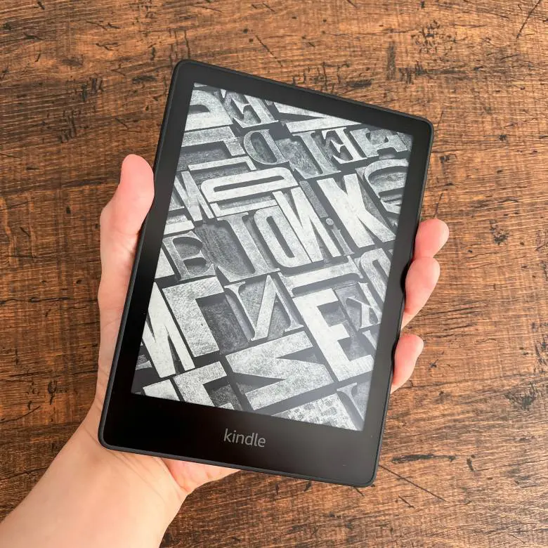 Kindle Paperwhite 第11世代をレビュー！どこでも快適に書籍が読める