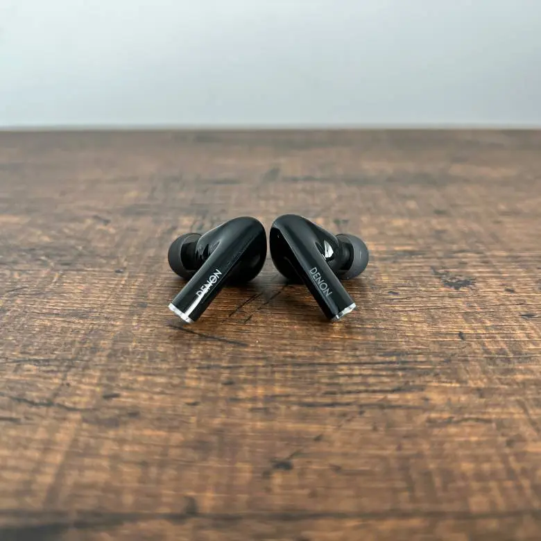 DENON AH-C830NCWをレビュー！軽くて安定した装着感とフラットでクセの