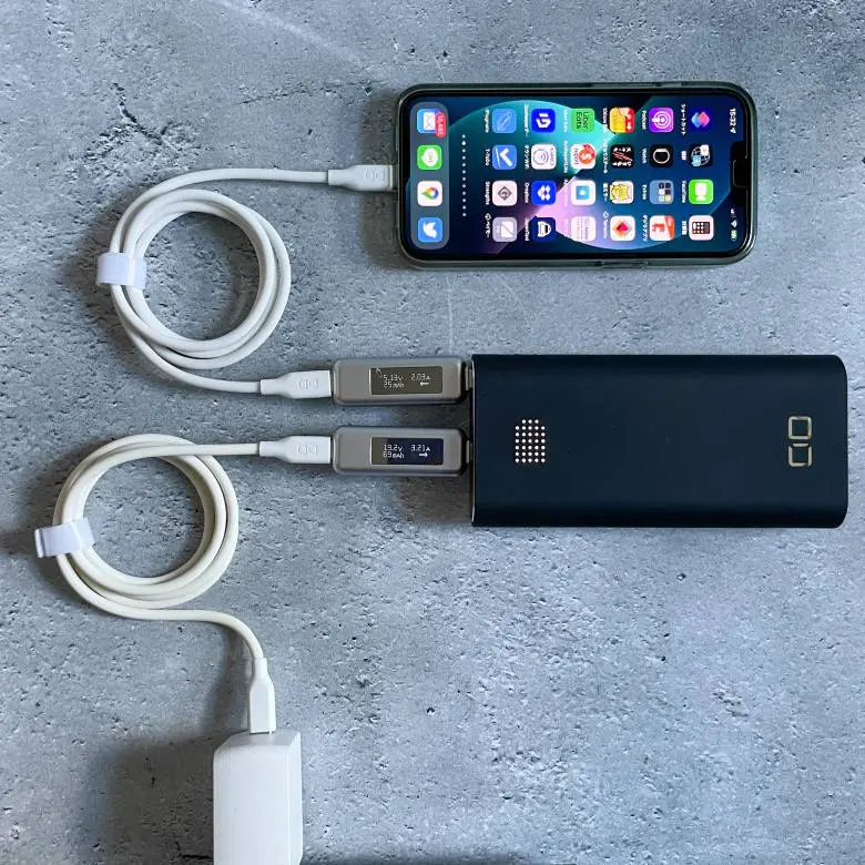 CIO SMARTCOBY TRIOはパススルー充電に対応