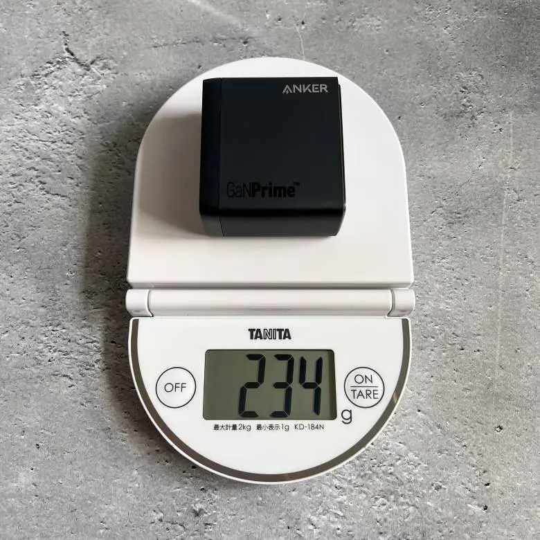 Anker 747 Chargerの重量は約234g