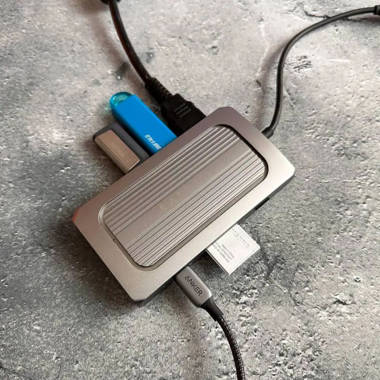 Satechi 9 in 1 USB4 マルチポート USB-C ハブ Satechi USB4 マルチ USB-Cハブ 9in1をレビュー！最大8KのHDMI出力に