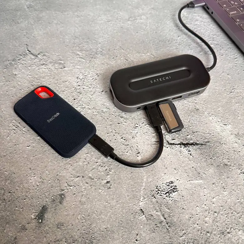 Satechi USB4 マルチハブ 6-in-1をレビュー！軽量小型ながら2.5
