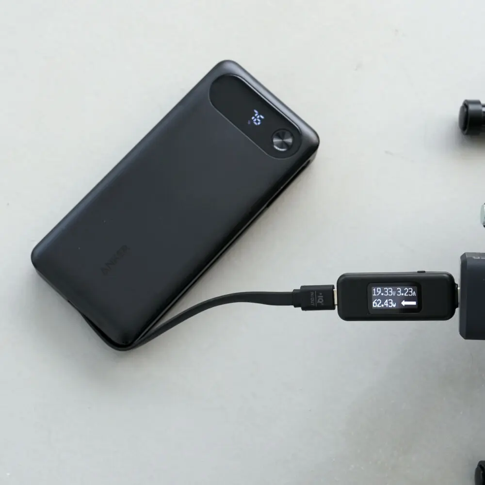 Anker Power Bank (20000mAh, 87W, Built-In USB-C ケーブル)を