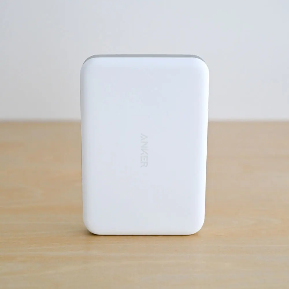 Anker MagGo Power Bank (10000mAh, スリム) Anker MagGo Power Bank (10000mAh, Slim)をレビュー！超スリム