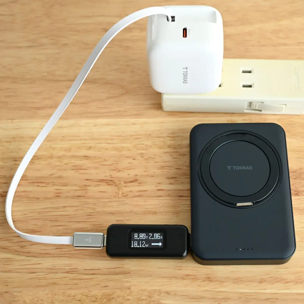TORRAS Ostand Power Bankをレビュー！360°回転リングが便利な