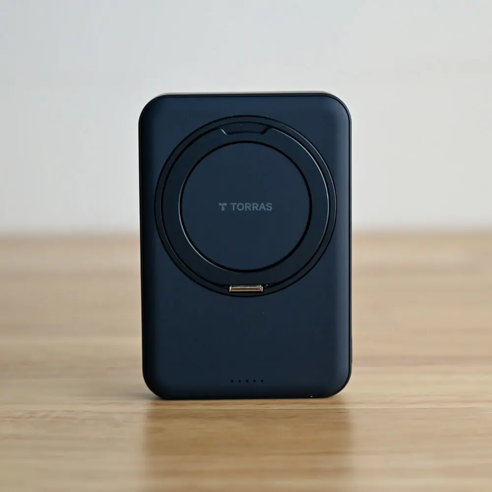 TORRAS Ostand Power Bankをレビュー！360°回転リングが便利なQi2対応