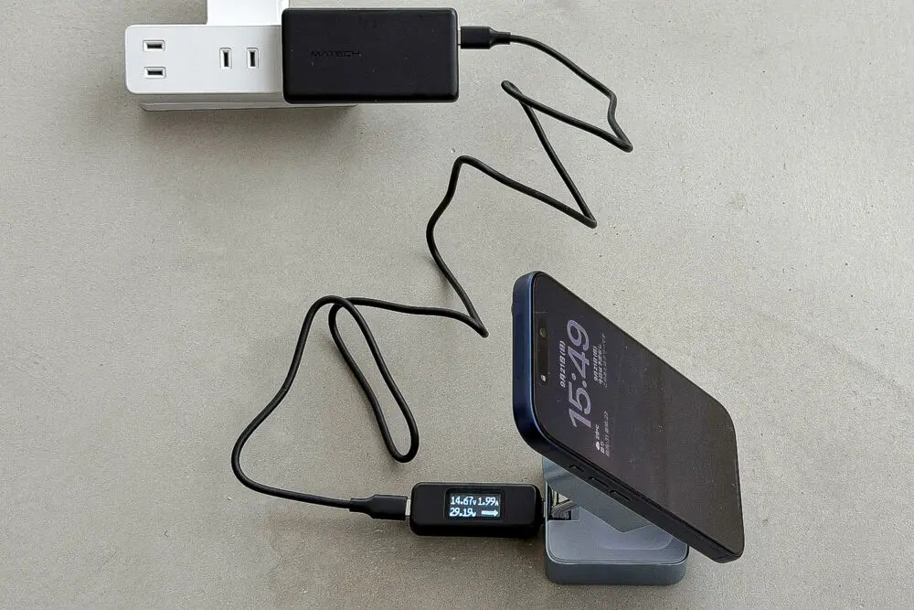 UGREEN MagFlow 2-in-1 マグネット式ワイヤレス充電器 25Wをレビュー