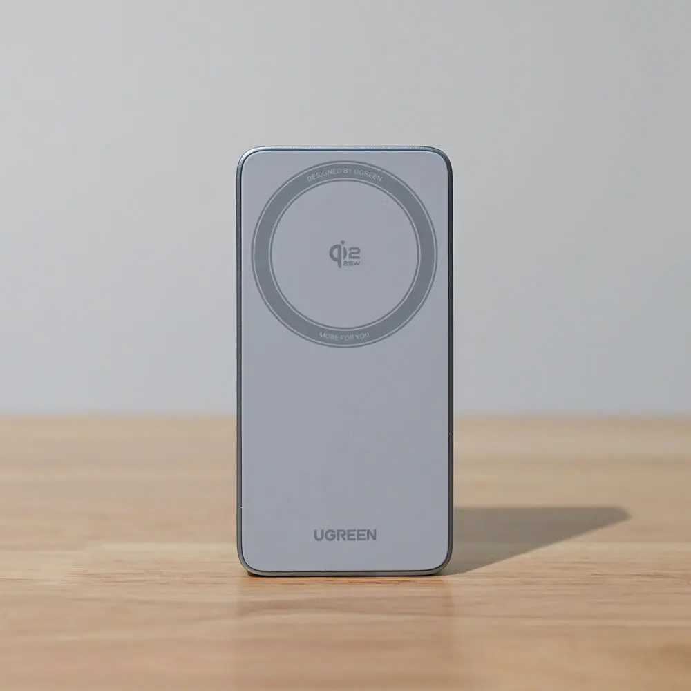 UGREEN MagFlow 3-in-1 マグネット式ワイヤレス充電器 25Wをレビュー